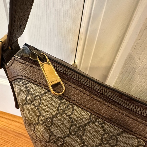 Authentic Gucci Ophidia GG Small Crossbody Bag - Picture 5 of 13